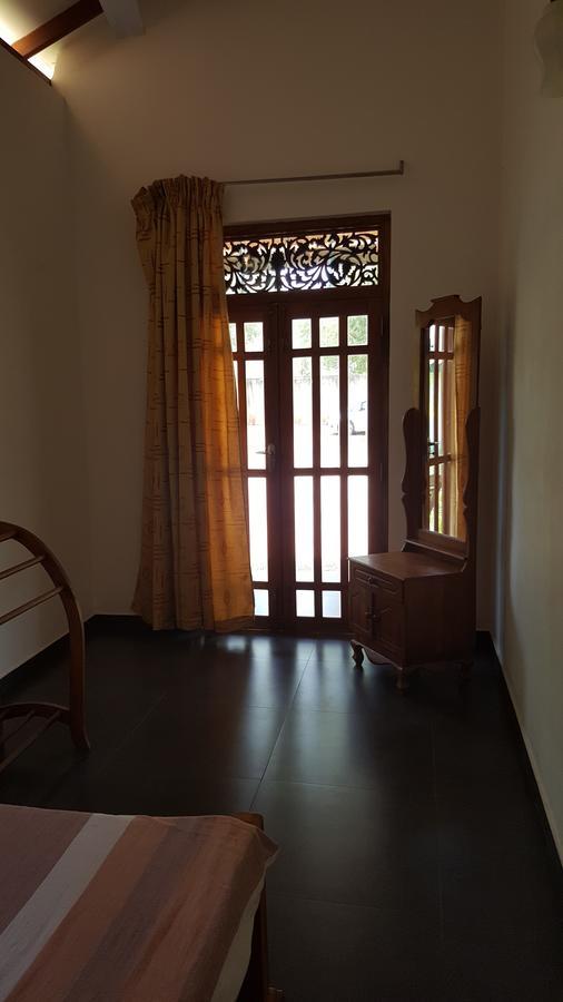 Lokuge Grand Resort กตรคาม ภายนอก รูปภาพ