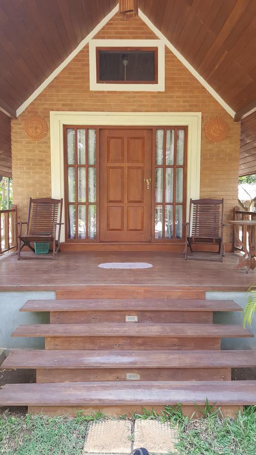 Lokuge Grand Resort กตรคาม ภายนอก รูปภาพ