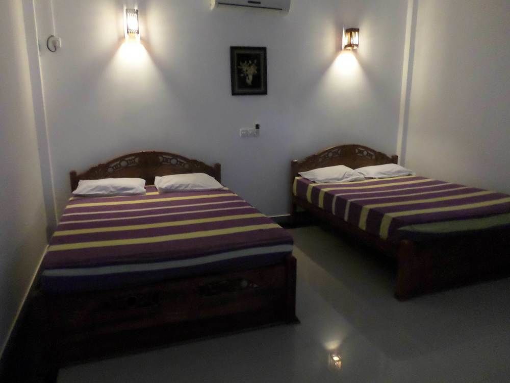 Lokuge Grand Resort กตรคาม ภายนอก รูปภาพ