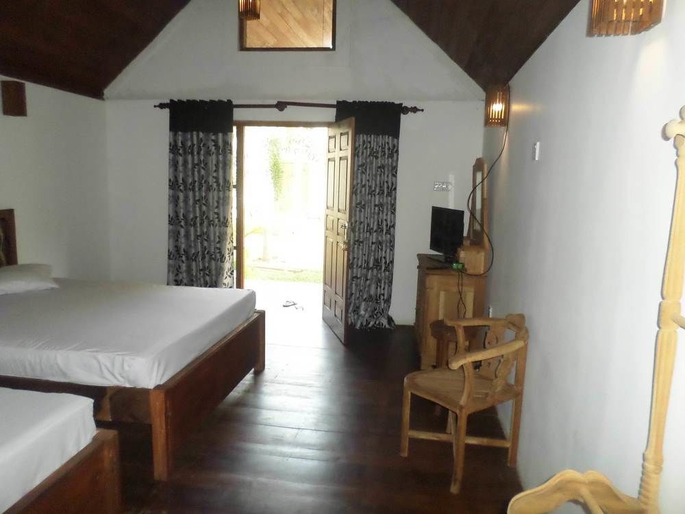 Lokuge Grand Resort กตรคาม ภายนอก รูปภาพ